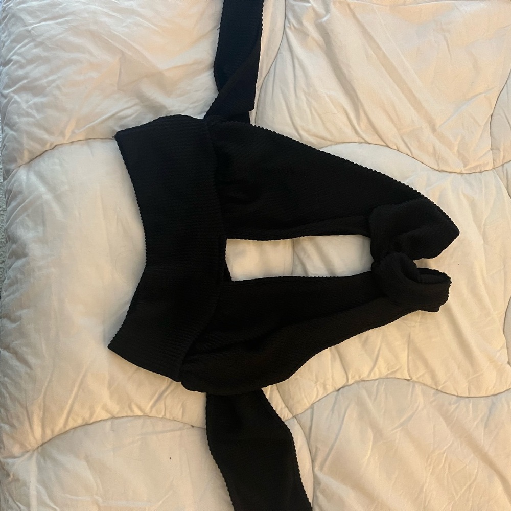 Halter top - Picture 2 of 2